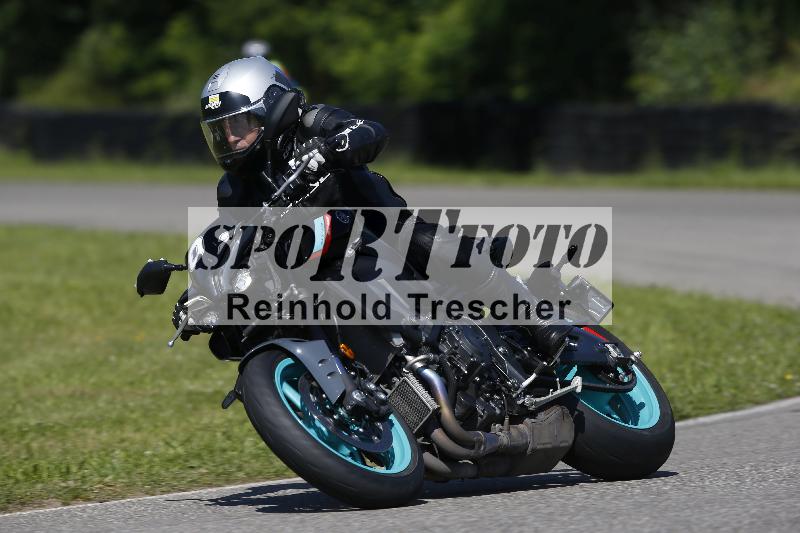 /Archiv-2024/29 12.06.2024 MOTO.CH Track Day ADR/Gruppe gelb/102